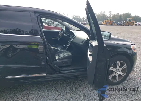 2015 Volvo Xc60 T6/Premier from USA, damaged, VIN YV4902RK4F2711301